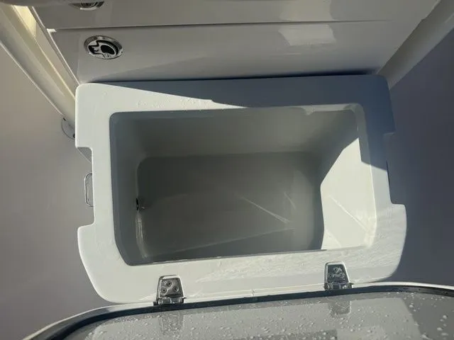 Slide: The Image of Pathfinder 2500 Hybrid 2023 - 14