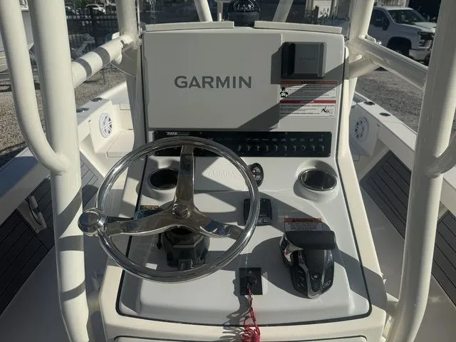 Slide: The Image of Pathfinder 2500 Hybrid 2023 - 18