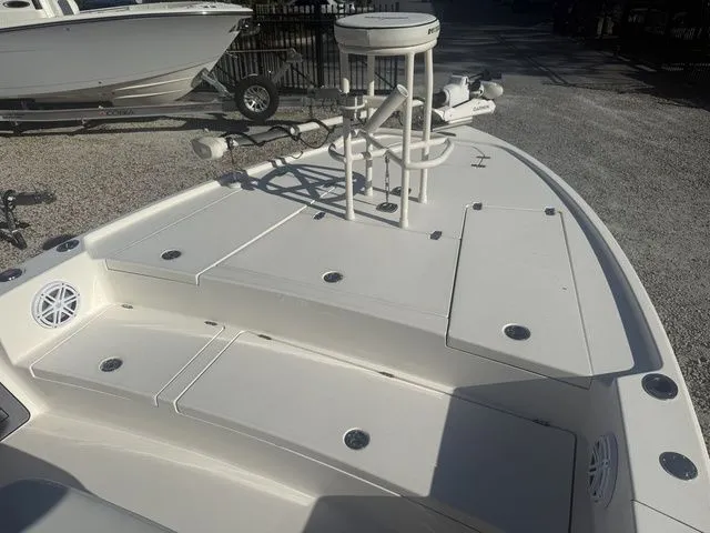 Slide: The Image of Pathfinder 2500 Hybrid 2023 - 6