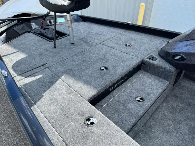 Slide: The Image of Minn Kota Edge trolling motor on 2026 Ranger RT178 boat, 70 lbs thrust, 5-speed. - 3