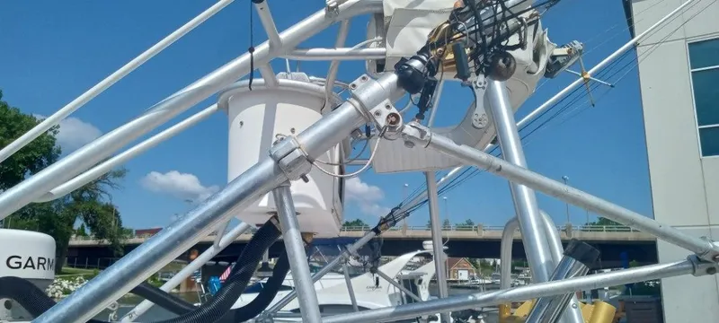 Slide: The Image of Close-up of 1994 Albemarle 27sf boat rigging and equipment. - 4