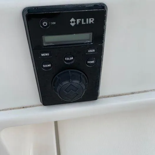 Slide: The Image of Regulator Marine 34SS 2009 - 11