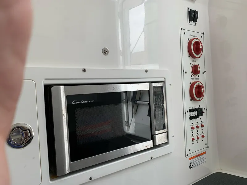 Slide: The Image of Regulator Marine 34SS 2009 - 25