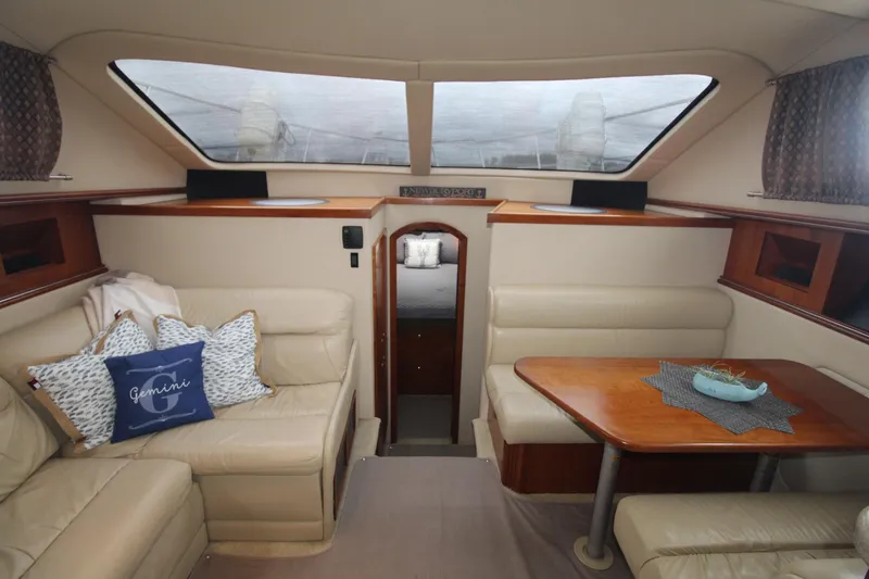 Slide: The Image of Cruisers Yachts 405 Express Motoryacht 2004 - 51