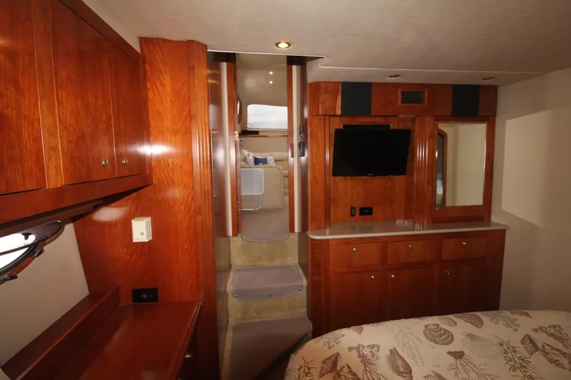 Slide: The Image of Cruisers Yachts 405 Express Motoryacht 2004 - 56