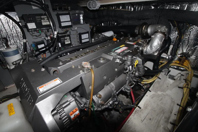 Slide: The Image of Cruisers Yachts 405 Express Motoryacht 2004 - 62