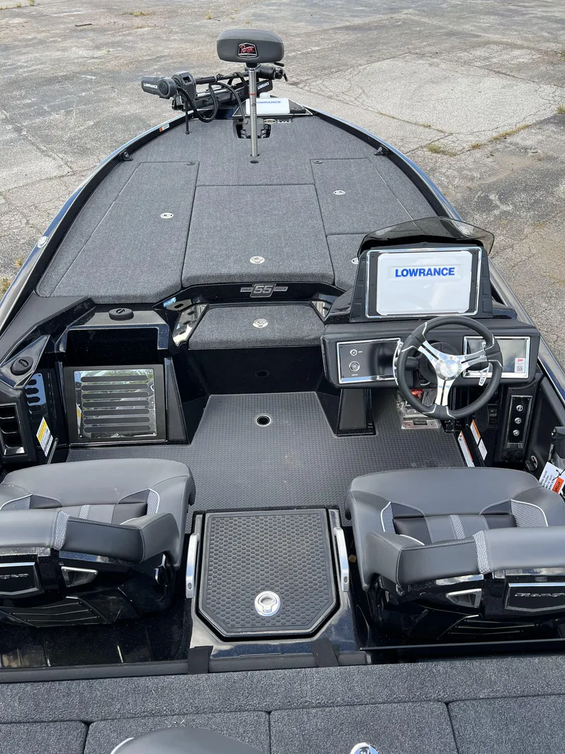 Slide: The Image of 2024 Ranger Z521R Ranger Cup Equipped boat interior with Lowrance electronics. - 6