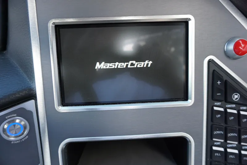 Slide: The Image of MasterCraft XT24 - Closeout 2024 - 21