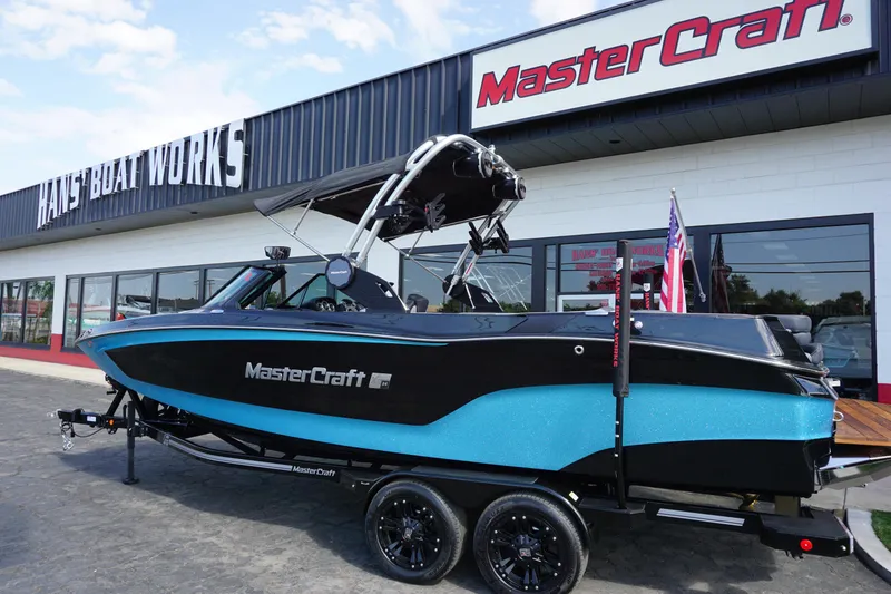 Slide: The Image of MasterCraft XT24 - Closeout 2024 - 30