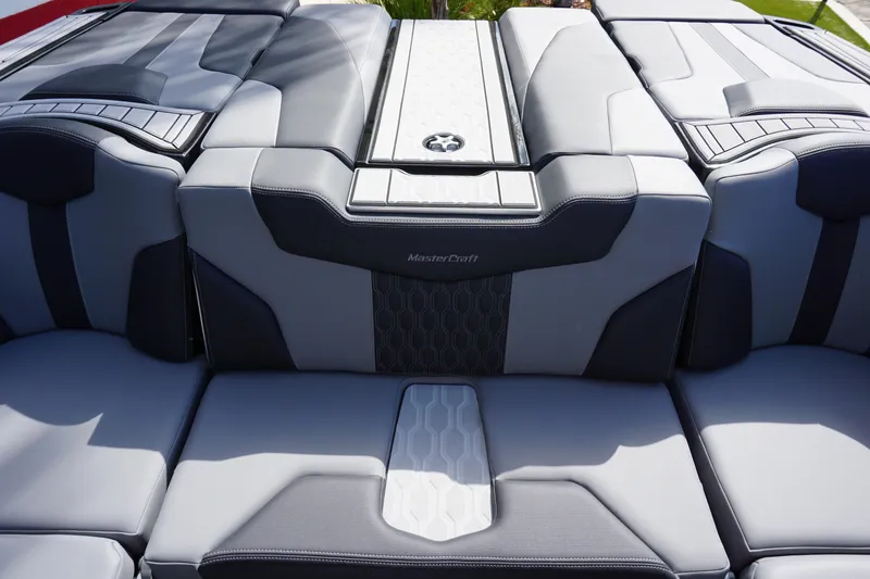 Slide: The Image of MasterCraft XT24 - Closeout 2024 - 40