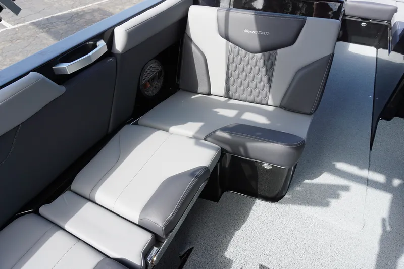 Slide: The Image of MasterCraft XT24 - Closeout 2024 - 41