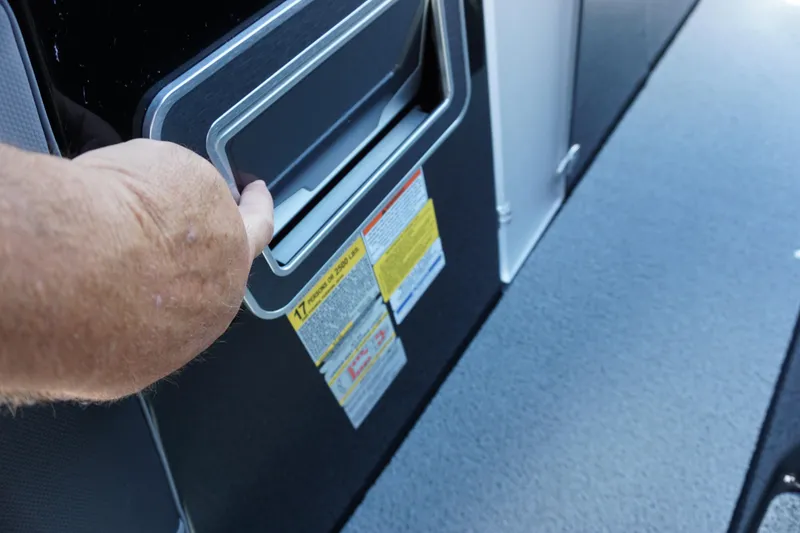 Slide: The Image of MasterCraft XT24 - Closeout 2024 - 42