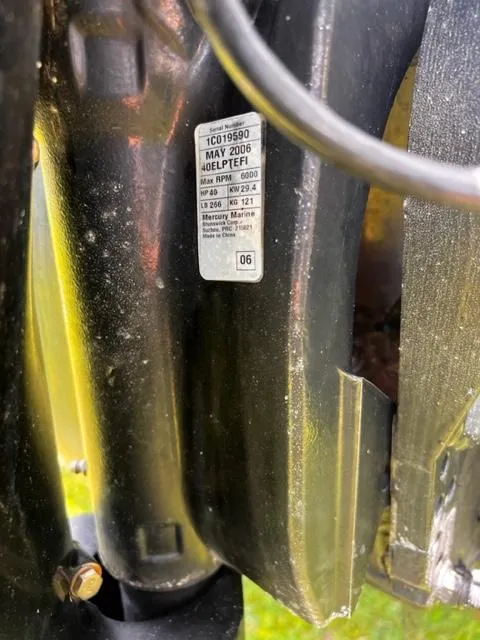 Slide: The Image of 2007 Sun Tracker Bass Buggy engine label close-up - 5