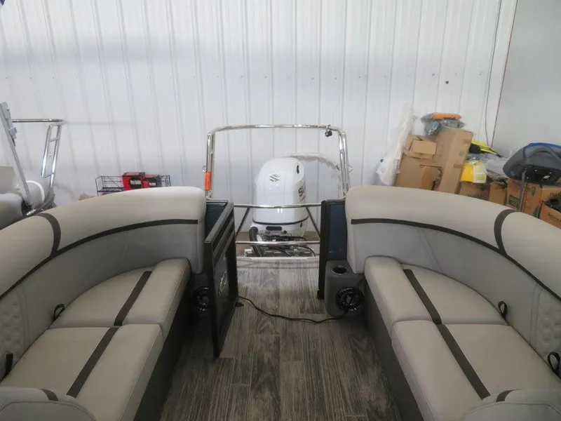 Slide: The Image of Crest Classic DLX 220 SLC 2024 - 5