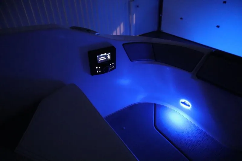 Slide: The Image of Heyday Wake Boats H20 2024 - 76