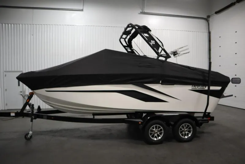 Slide: The Image of Heyday Wake Boats H20 2024 - 77