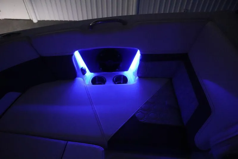 Slide: The Image of Heyday Wake Boats H20 2024 - 81