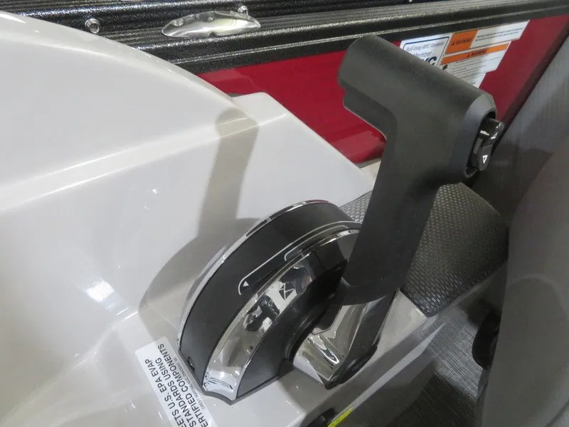 Slide: The Image of Throttle control of 2024 Crest Classic DLX 240 SLC pontoon boat. - 8