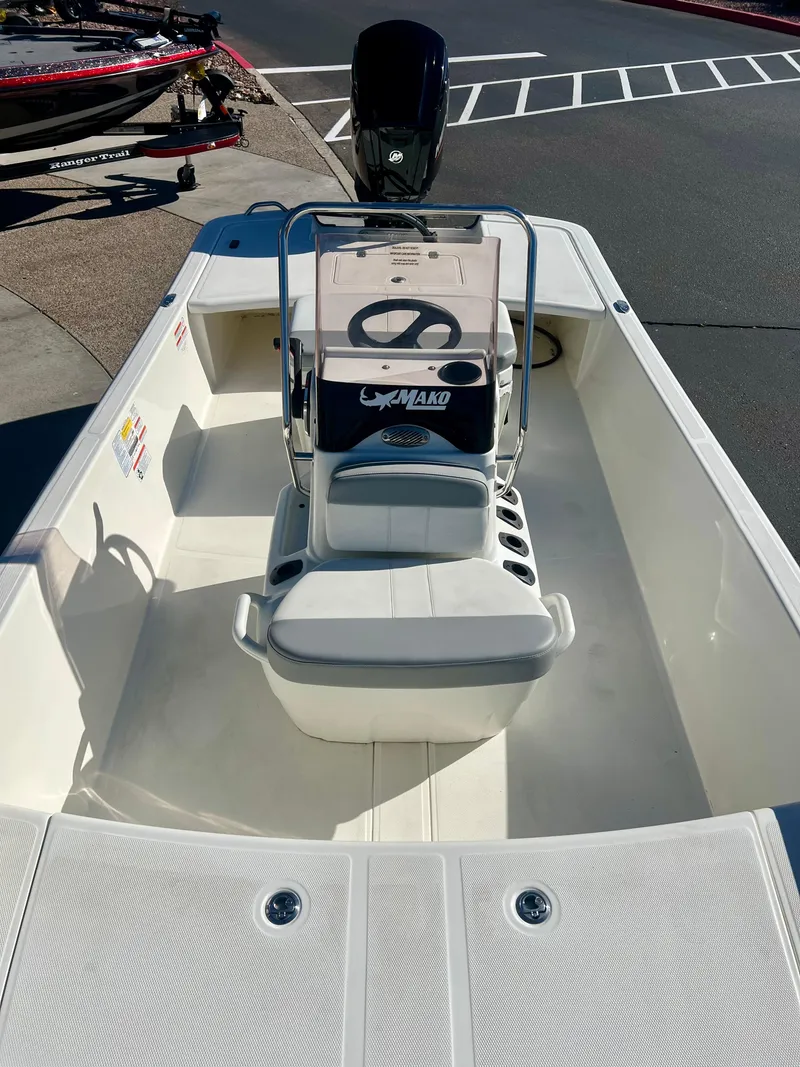 Slide: The Image of 2024 Mako Pro Skiff 17 CC center console boat, top view. - 4