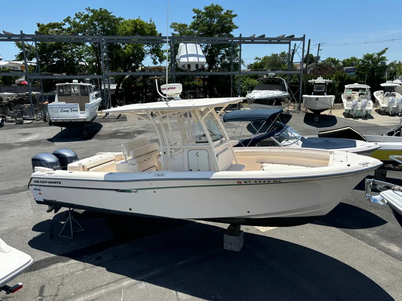 The Image of Grady-White Canyon 283 2015 - 0