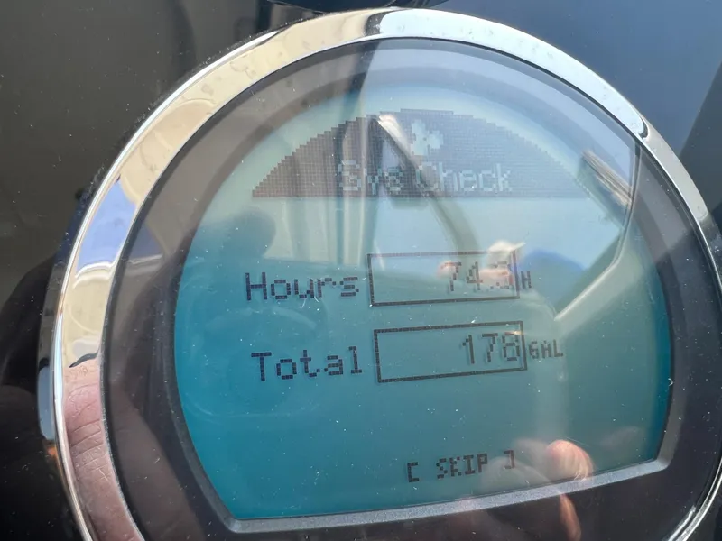 Slide: The Image of Quicksilver 675 Weekend Cruiser 2023 dashboard showing 71.4 hours and 178 gallons. - 13