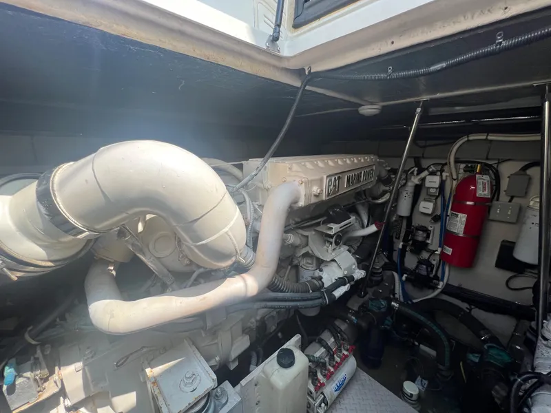Slide: The Image of Engine room of a 2000 Sea Ray 540 Sundancer yacht. - 23