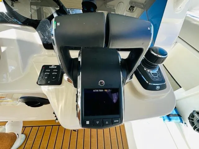 Slide: The Image of Boston Whaler 360 Outrage 2023 - 53