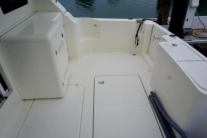 Slide: The Image of Silverton 34 Convertible 2004 - 45