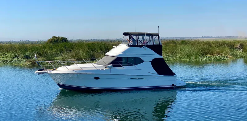 Slide: The Image of Silverton 34 Convertible 2004 - 6