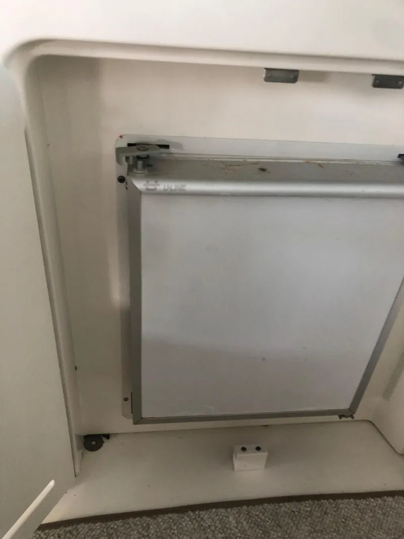 Slide: The Image of Sea Ray 340 Sundancer 2000 - 17