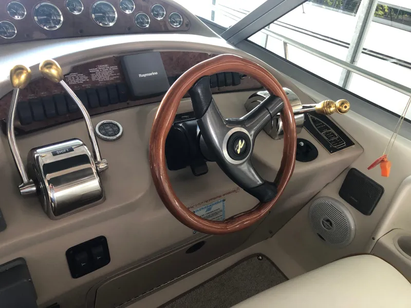 Slide: The Image of Sea Ray 340 Sundancer 2000 - 22