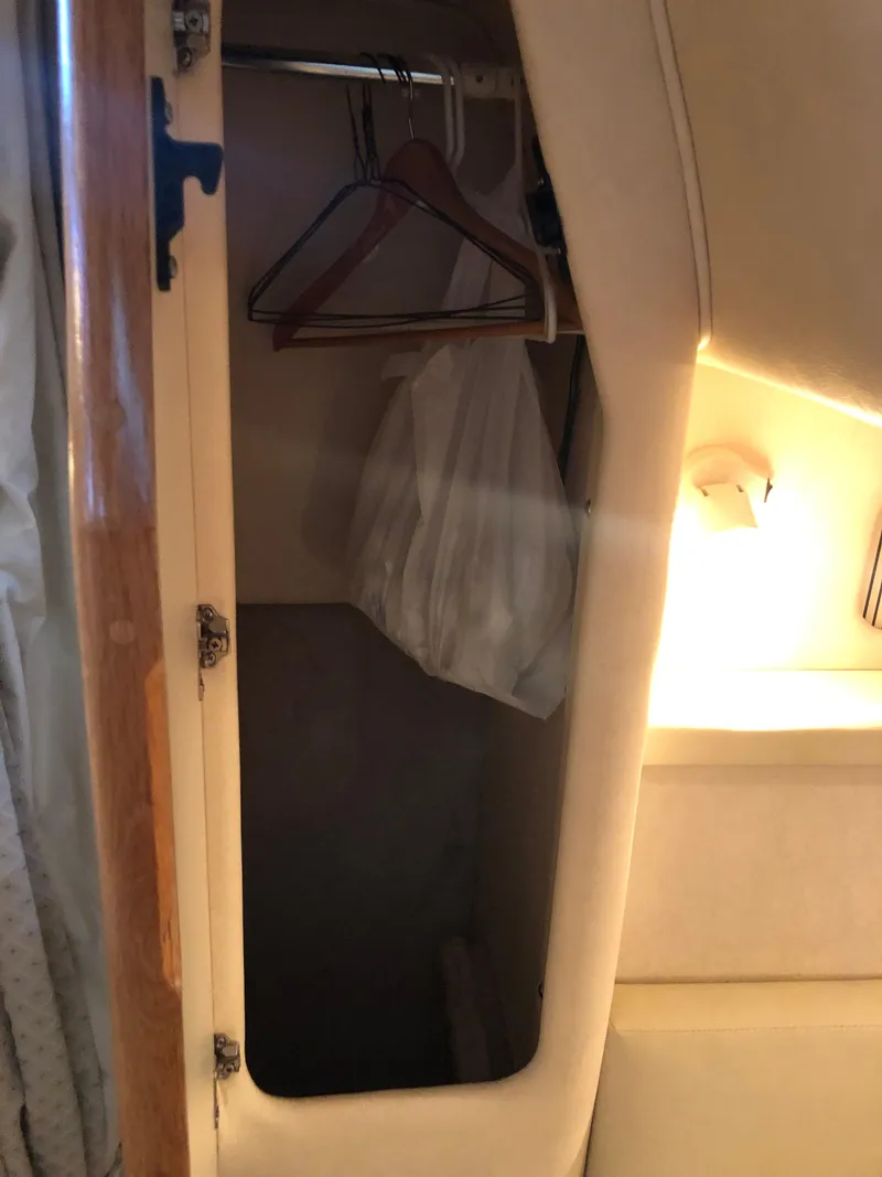 Slide: The Image of Sea Ray 340 Sundancer 2000 - 27