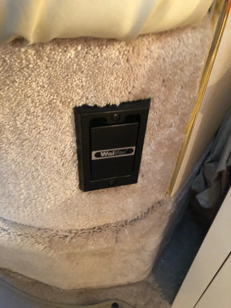 Slide: The Image of Sea Ray 340 Sundancer 2000 - 31