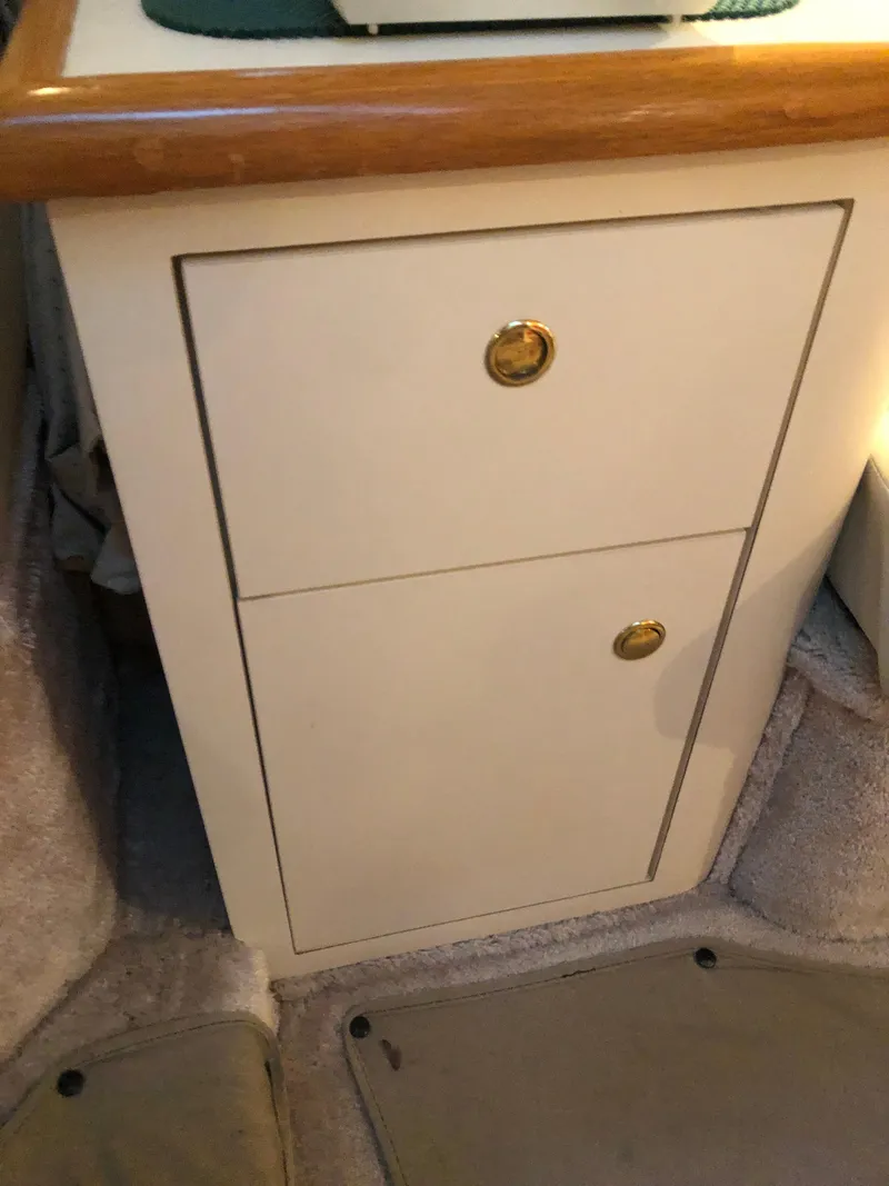 Slide: The Image of Sea Ray 340 Sundancer 2000 - 32