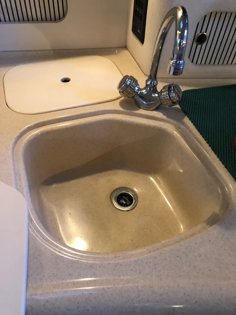 Slide: The Image of Sea Ray 340 Sundancer 2000 - 55