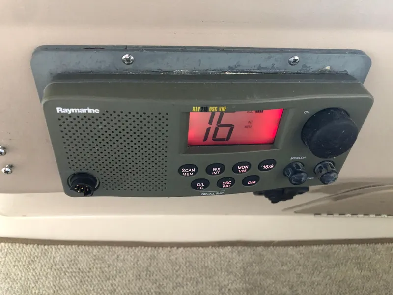 Slide: The Image of Sea Ray 340 Sundancer 2000 - 67