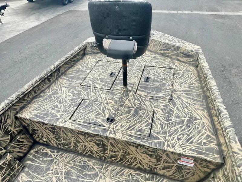 Slide: The Image of Crestliner 1860 Retriever CC w/ 80 HP Mercury Jet! 2024 - 13