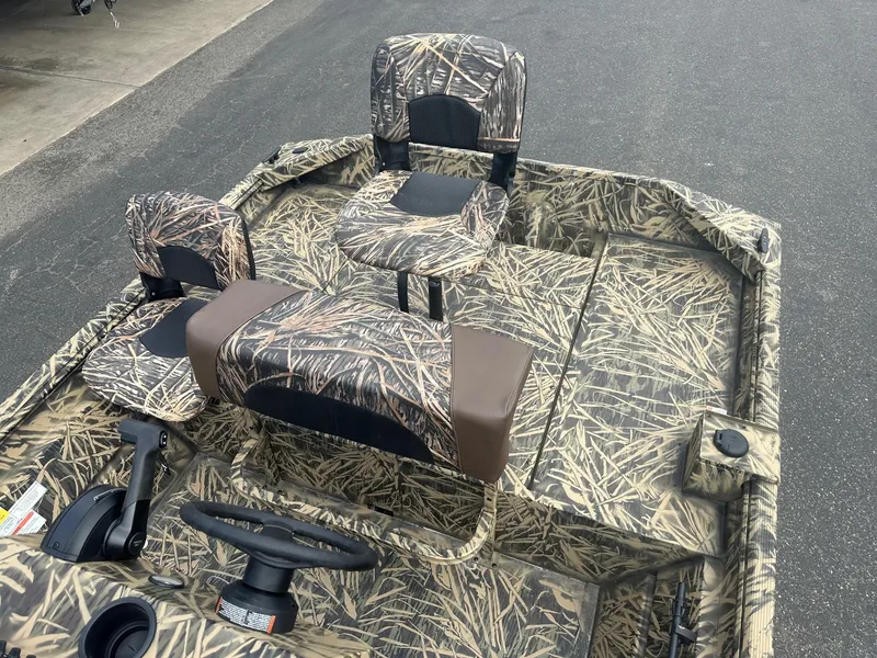 Slide: The Image of Crestliner 1860 Retriever CC w/ 80 HP Mercury Jet! 2024 - 15