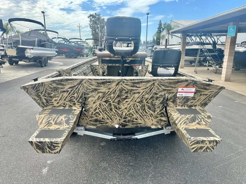 Slide: The Image of Crestliner 1860 Retriever CC w/ 80 HP Mercury Jet! 2024 - 8