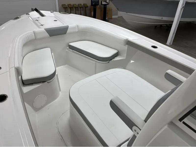 Slide: The Image of Parker Marine 2400 Center Console 2024 - 3