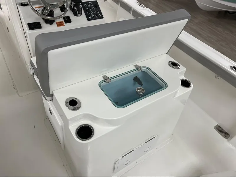 Slide: The Image of Parker Marine 2400 Center Console 2024 - 7