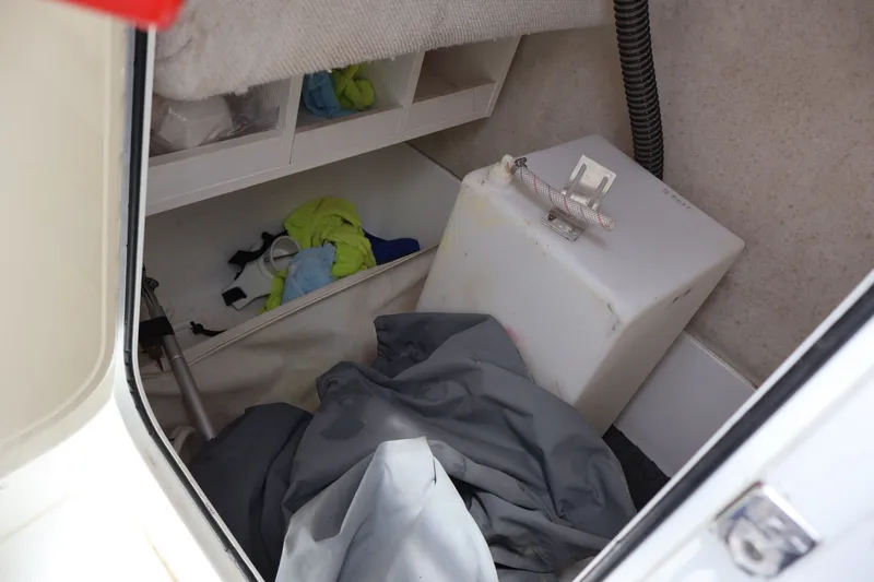 Slide: The Image of Interior of a 2010 Sea Hunt 24 Gamefish boat. - 11