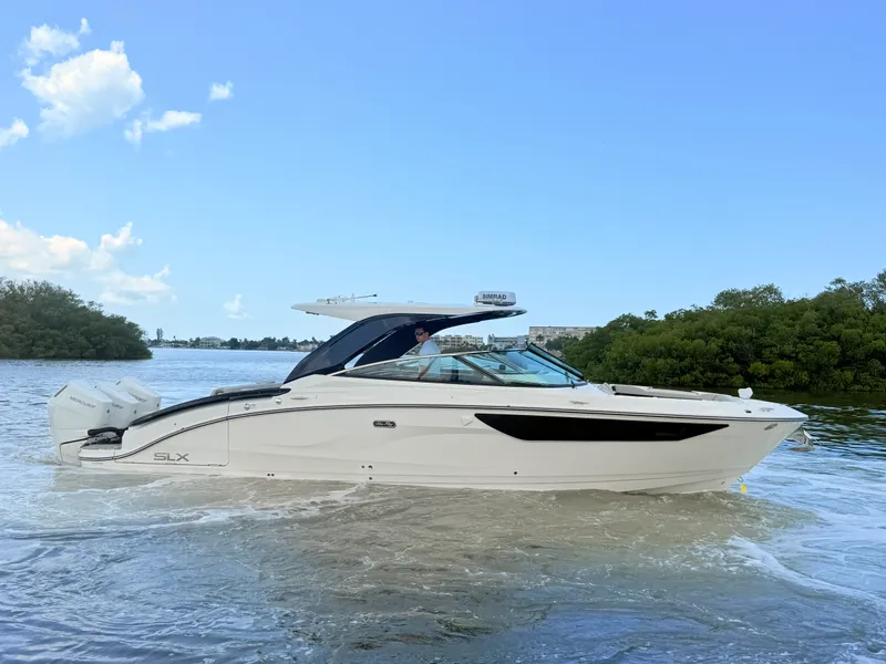 Slide: The Image of Sea Ray SLX 360 Outboard 2027 - 6