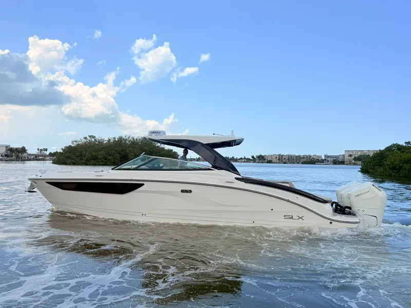 Slide: The Image of Sea Ray SLX 360 Outboard 2027 - 16