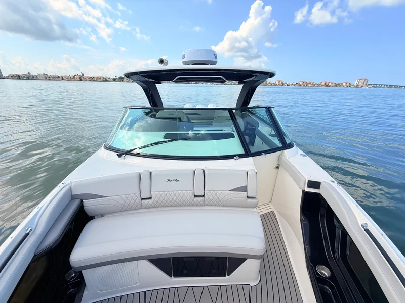 Slide: The Image of Sea Ray SLX 360 Outboard 2027 - 79
