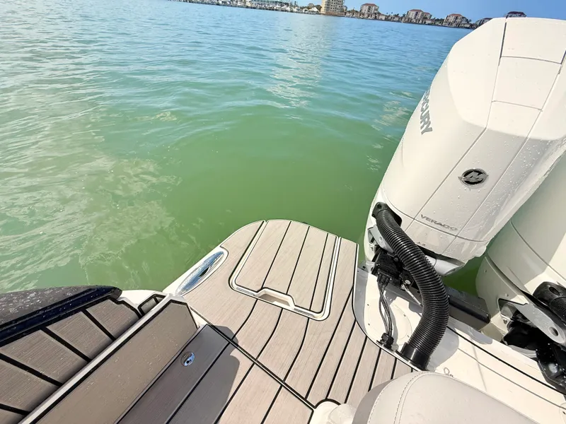 Slide: The Image of Sea Ray SLX 360 Outboard 2027 - 19