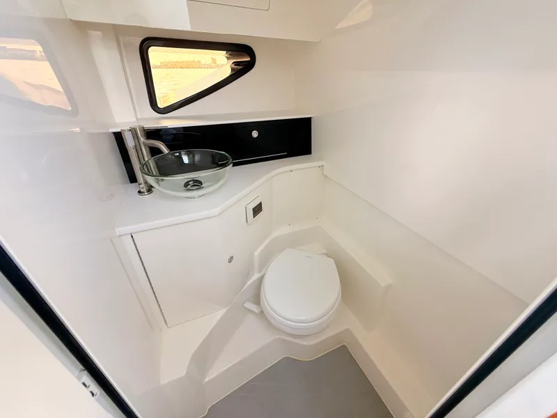 Slide: The Image of Sea Ray SLX 360 Outboard 2027 - 70