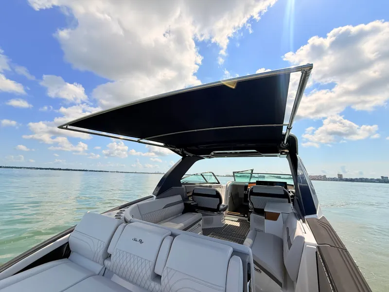 Slide: The Image of Sea Ray SLX 360 Outboard 2027 - 47