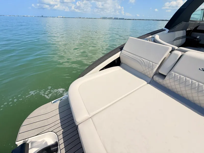 Slide: The Image of Sea Ray SLX 360 Outboard 2027 - 21