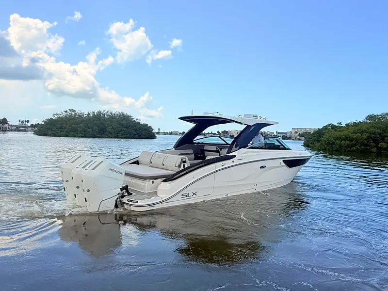 Slide: The Image of Sea Ray SLX 360 Outboard 2027 - 9